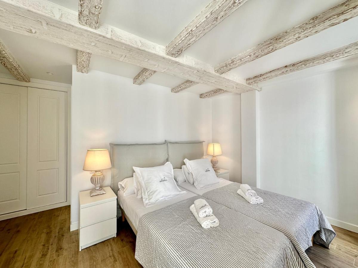 Old Town Modern Flat, 4 Minutes From - Eaw Homes