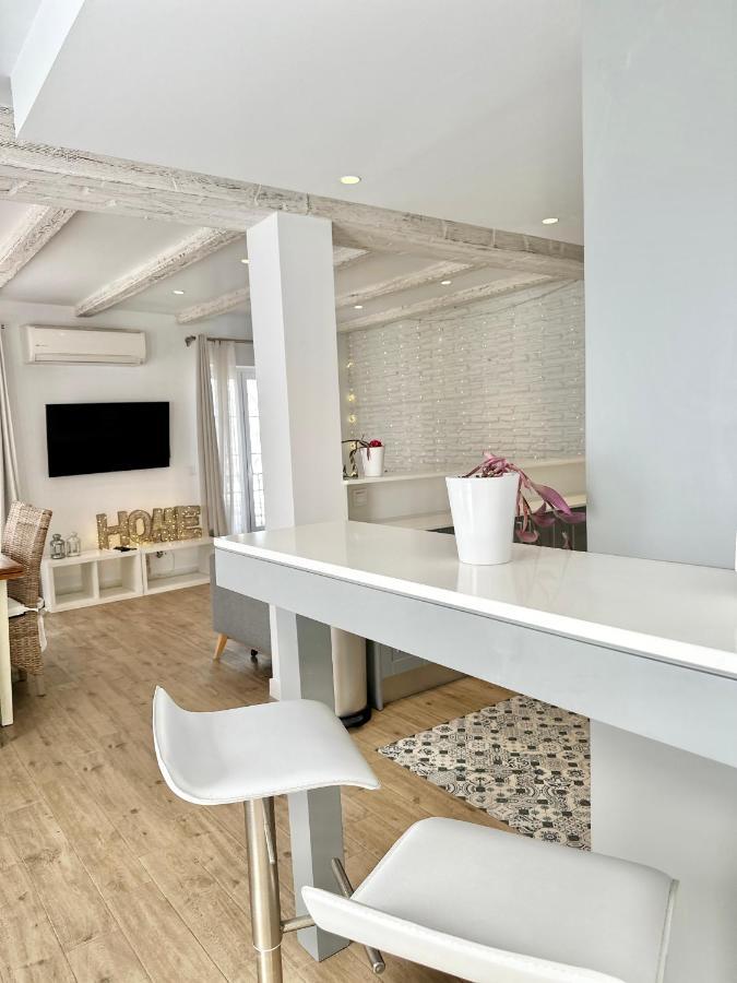 Old Town Modern Flat, 4 Minutes From - Eaw Homes Apartment Marbella